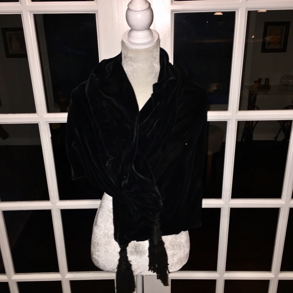 1920s Black Velvet Wrap-Stunning!